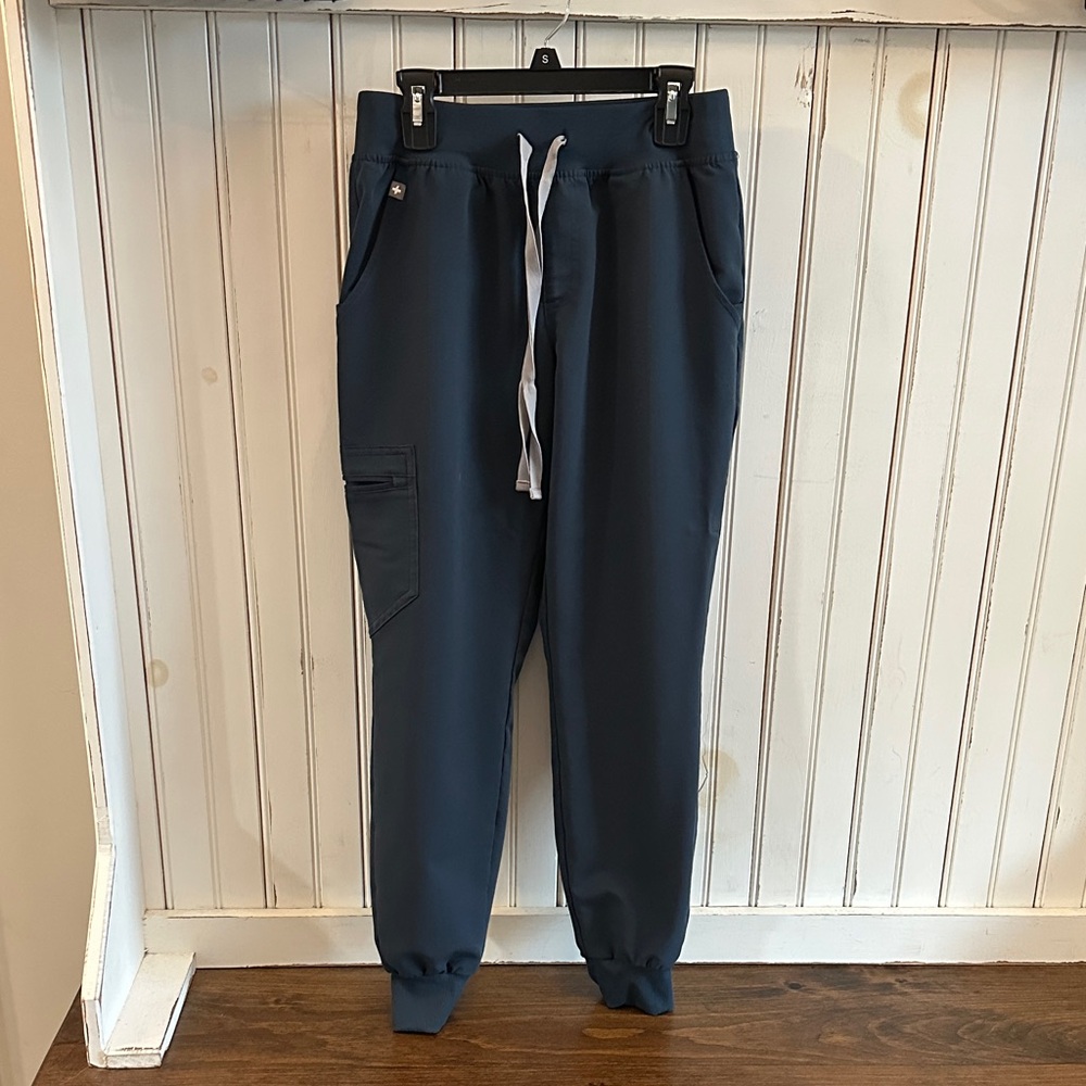 Figs Zamora Jogger Scrubs in Dark Harbour (Petite)